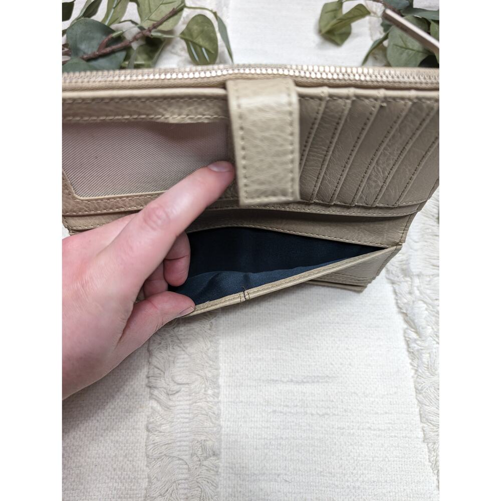 Matt & Nat Vegan Wallet in Beige - Picture 4 of 5